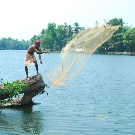 Hotel Triveny River Palace Alappuzha Zewnętrze zdjęcie