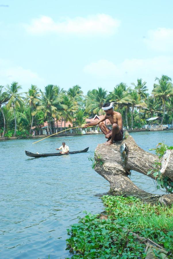 Hotel Triveny River Palace Alappuzha Zewnętrze zdjęcie