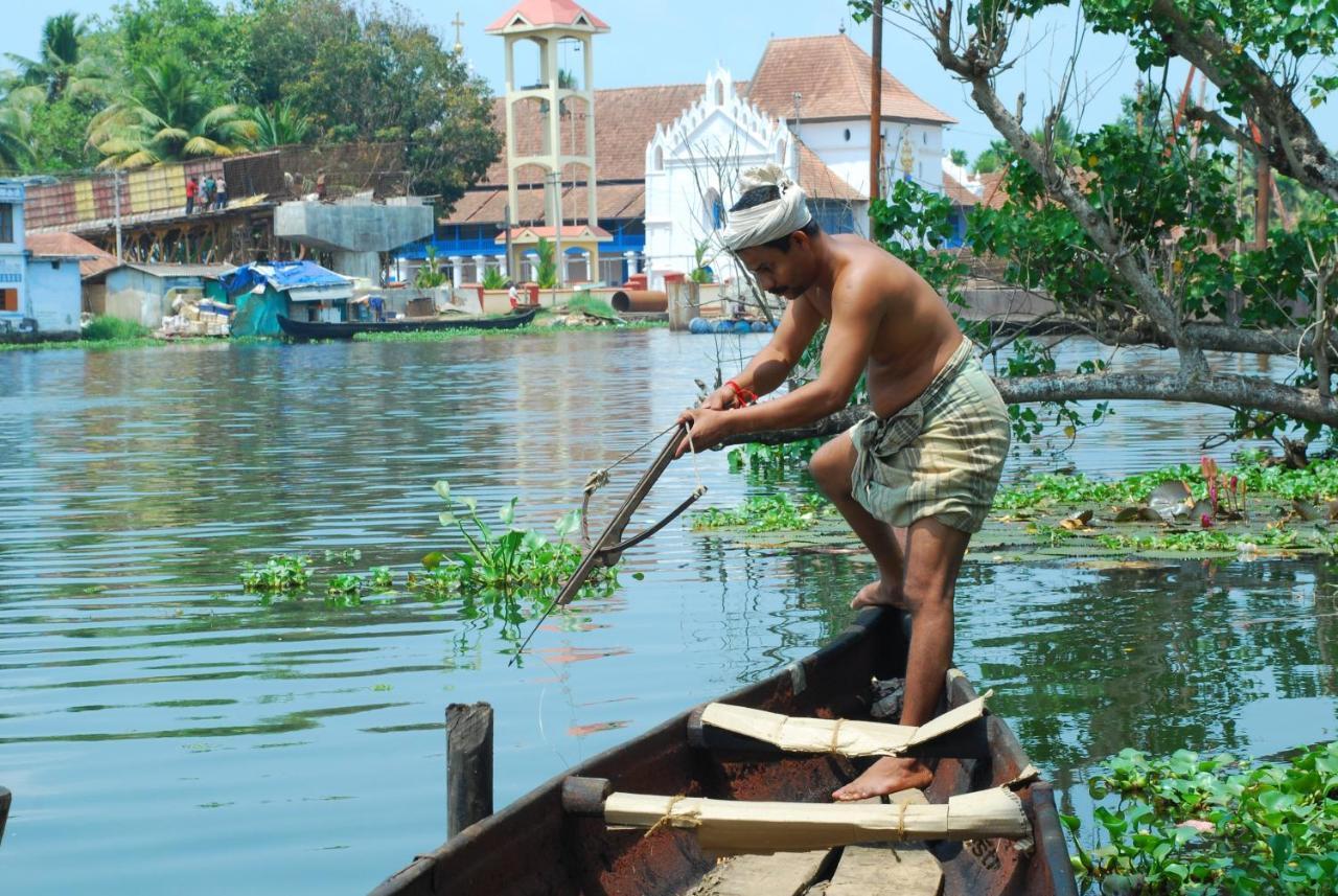 Hotel Triveny River Palace Alappuzha Zewnętrze zdjęcie