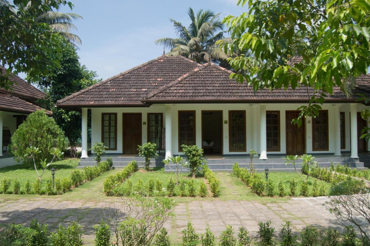 Hotel Triveny River Palace Alappuzha Zewnętrze zdjęcie