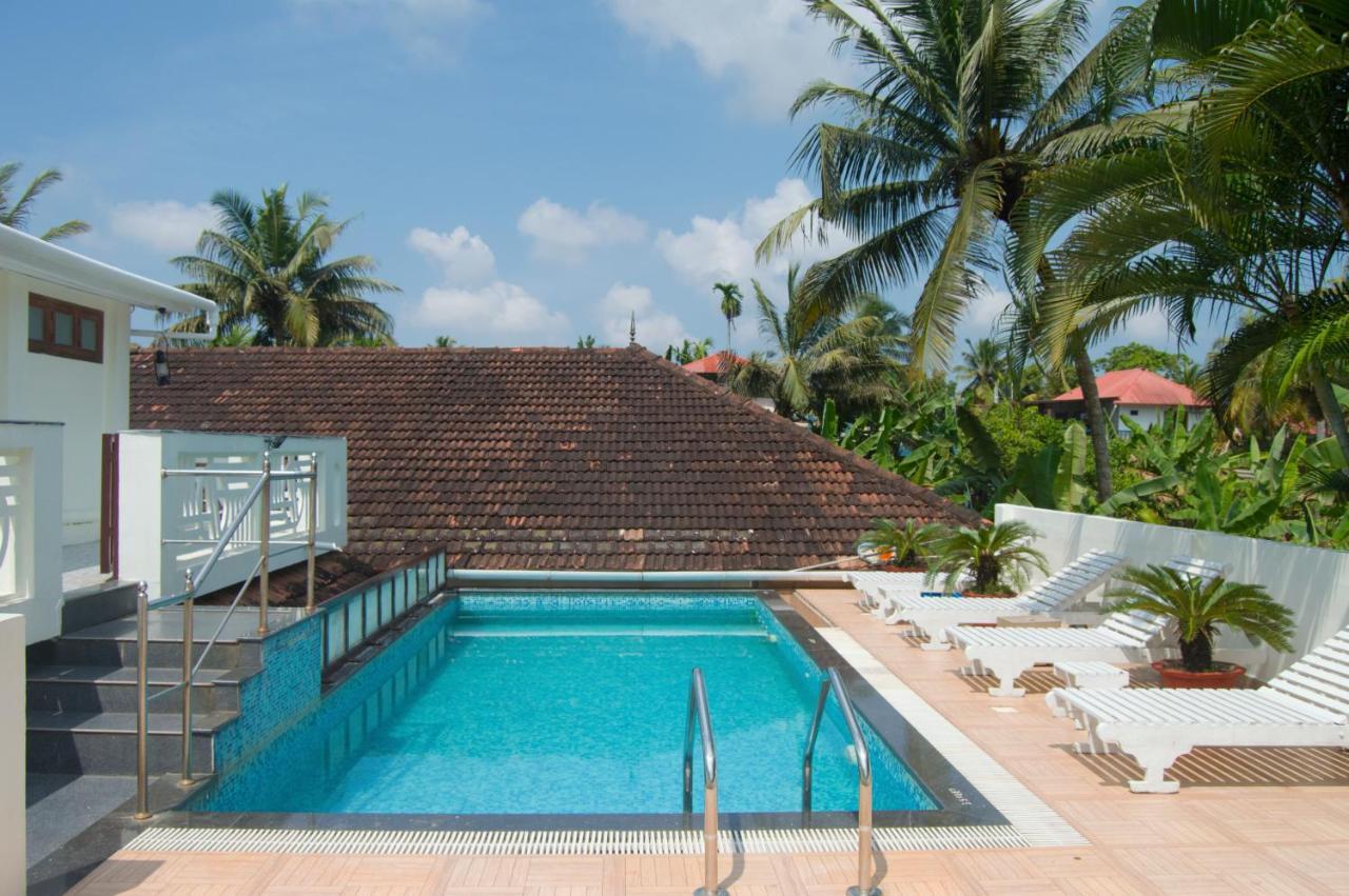 Hotel Triveny River Palace Alappuzha Zewnętrze zdjęcie