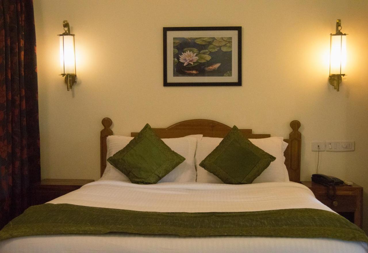 Hotel Triveny River Palace Alappuzha Zewnętrze zdjęcie