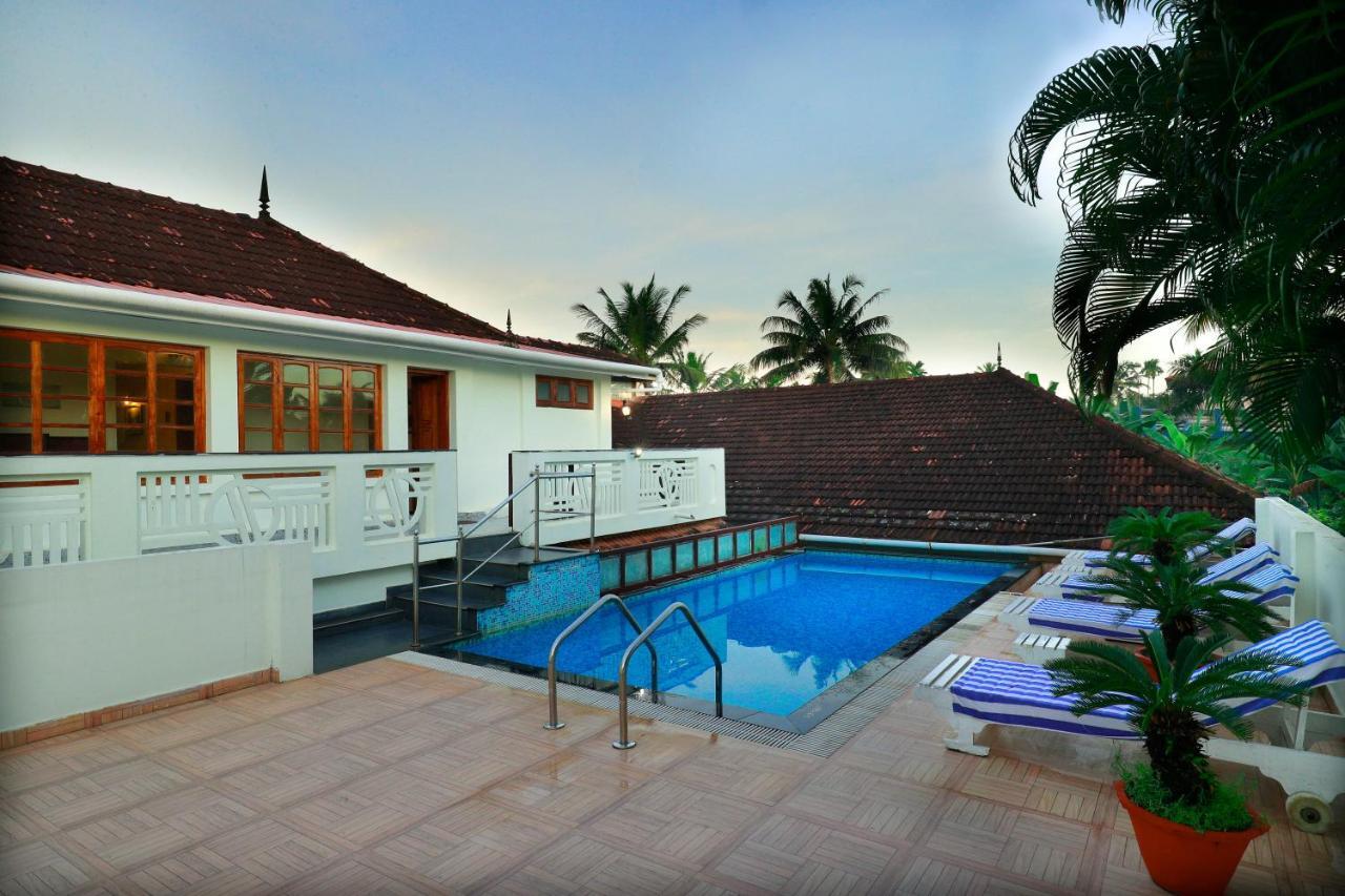 Hotel Triveny River Palace Alappuzha Zewnętrze zdjęcie
