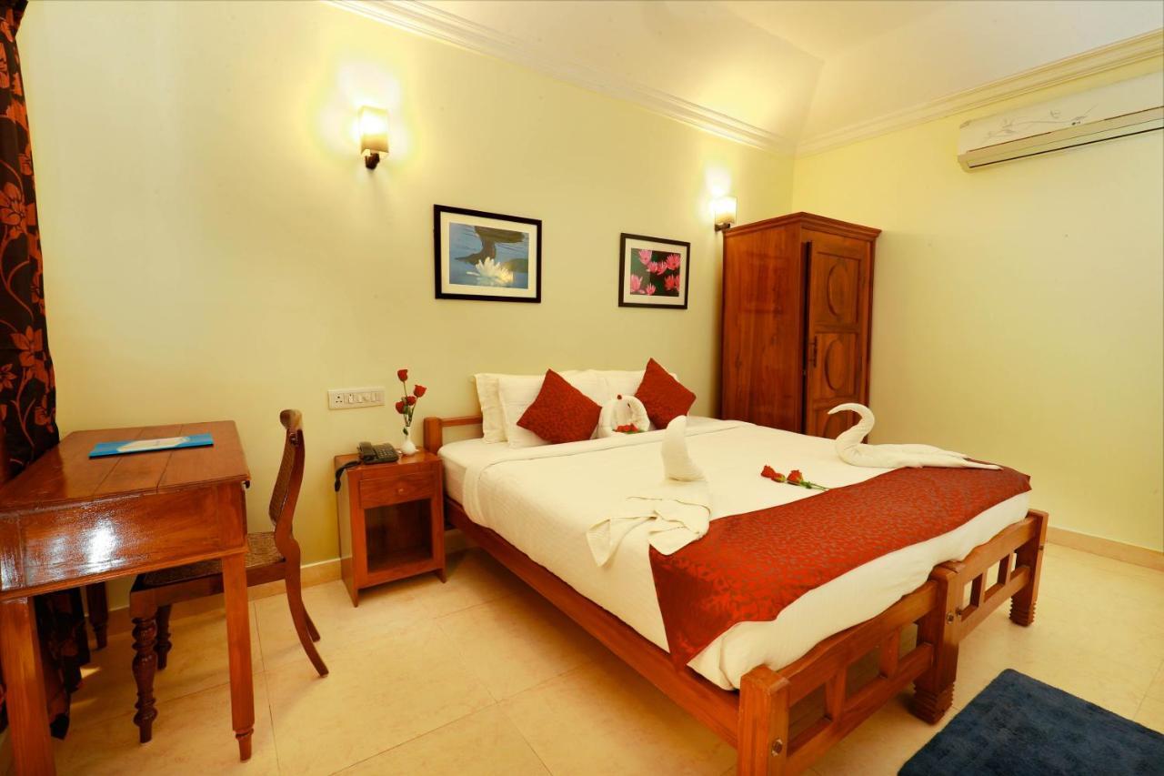 Hotel Triveny River Palace Alappuzha Zewnętrze zdjęcie
