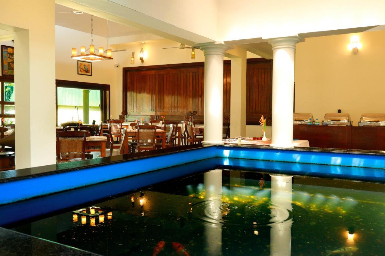 Hotel Triveny River Palace Alappuzha Zewnętrze zdjęcie