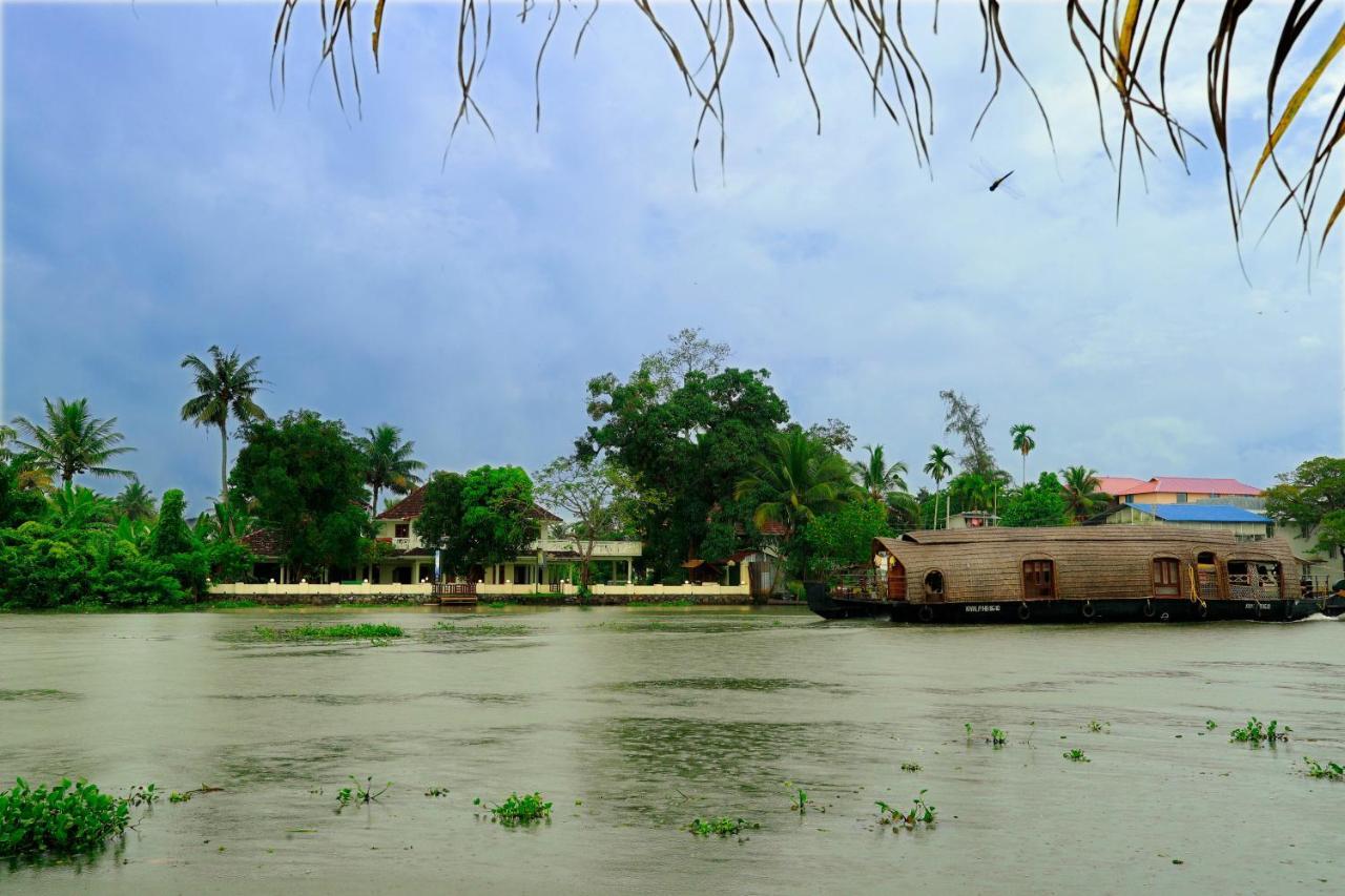 Hotel Triveny River Palace Alappuzha Zewnętrze zdjęcie